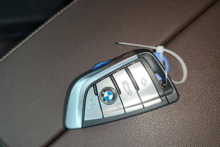 Used BMW 5 Series 2022 Second Facelift 525Li Luxury Package Vehicle Key