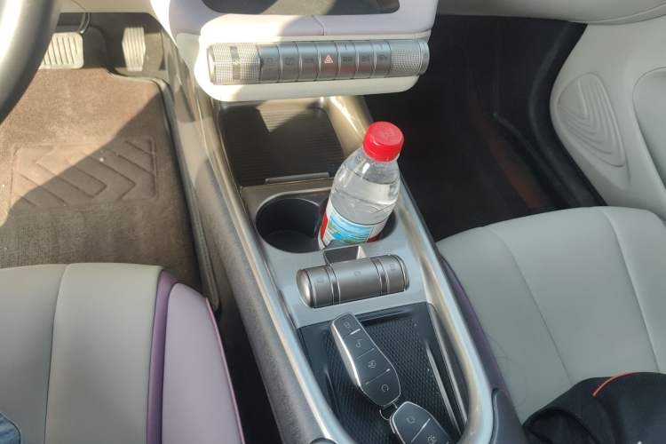 Used BYD Dolphin 2021 405 km Fashion Edition Gear Lever