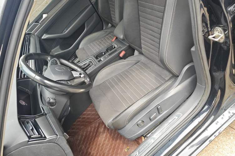 Used Volkswagen Magotan 2020 380TSI DSG Luxury Version Left Front Seat