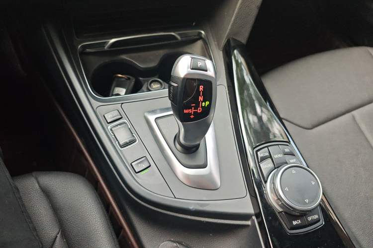 Used BMW 3 Series 2017 320Li Fashion Model Gear Lever