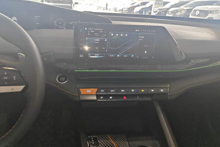 Used CHANGAN UNI-V 2022 1.5T Prestige Version
