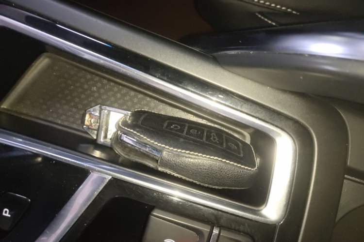 Used Geely Auto Emgrand X7 Sport 2022 Boyue X 1.8TD DCT ZhiZun Edition Vehicle Key