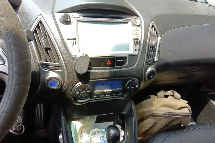 Used Hyundai ix35 2013 2.0L Automatic Two-Wheel Drive Smart GLS China IV Standard Audio And AC Panel