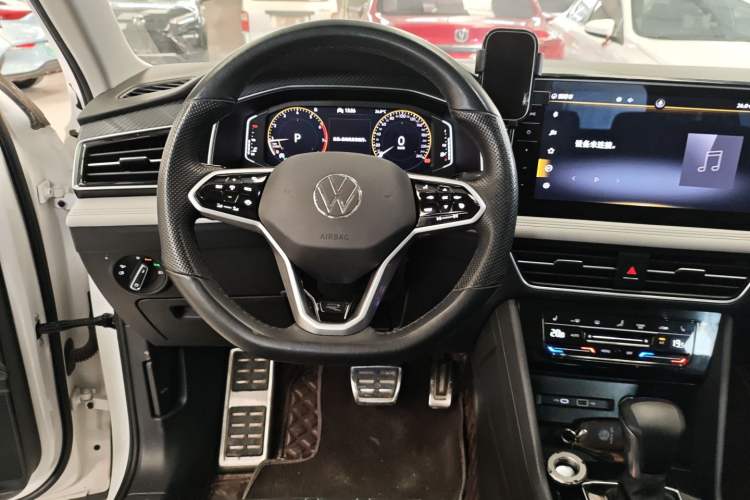 Used Volkswagen Tiguan L 2022 330TSI Automatic Two-Wheel Drive R-Line Enhanced Edition