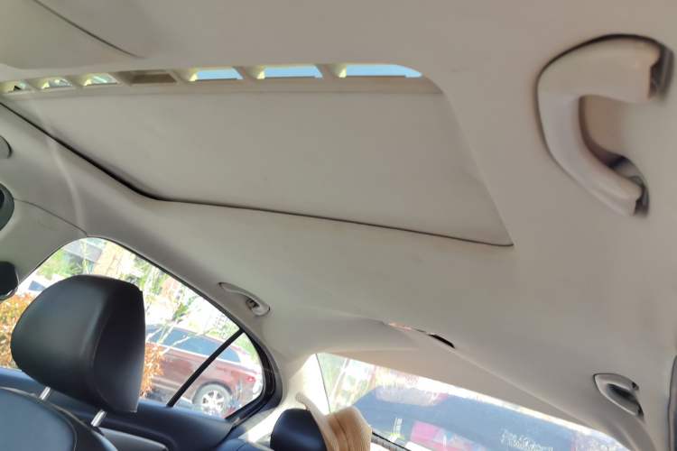 Used Volkswagen Lavida 2013 Revised Classic 1.6L Manual Fashion Edition Headliner