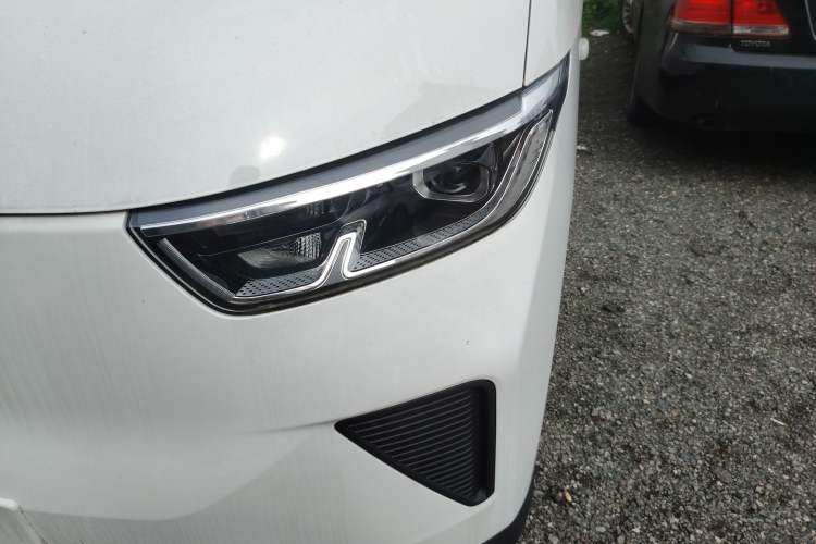 Used Wuling Yangguang 2024 300KM Comfort Version Passenger Van 75kW