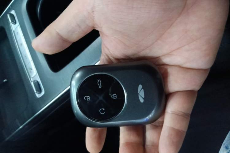 Used Chery Fengyun A8L 2025 1.5 TGDI 145 km Luxury Version