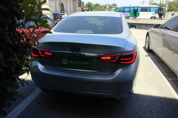 Used Infiniti Q50L 2018 2.0T Enjoyment Version China VI Standard
