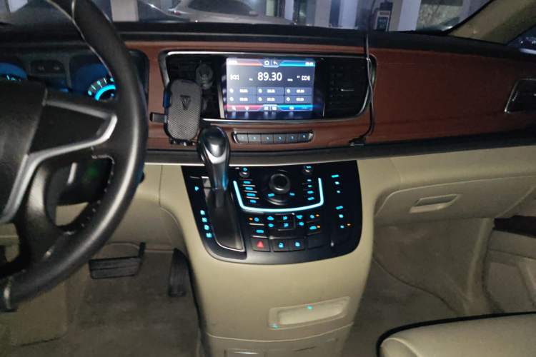 Used Buick GL8 2015 2.4L Luxury Business Premium Edition Audio And AC Panel