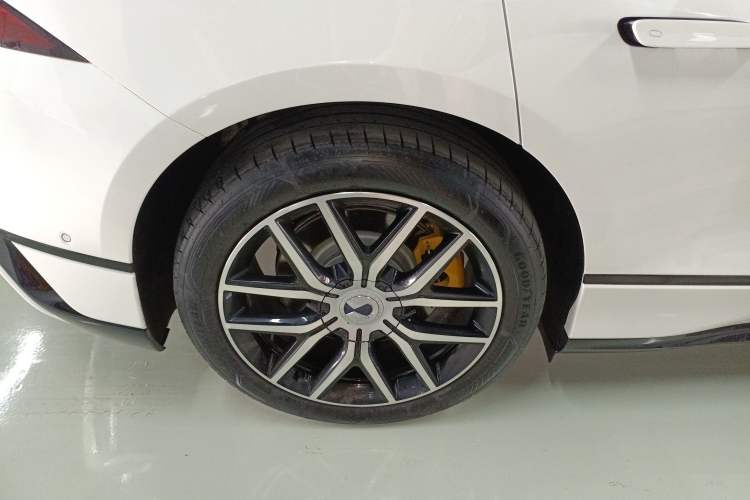 Used Denza Z9GT 2024 1100 Four-Wheel Drive Max Edition Right Rear Wheel Hub