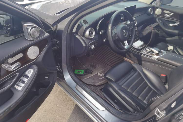 Used Mercedes-Benz C-Class 2017 Facelift C 200 L
