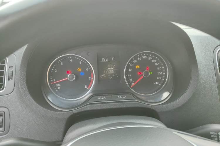 Used Volkswagen Polo 2016 1.6L Automatic Comfort Model