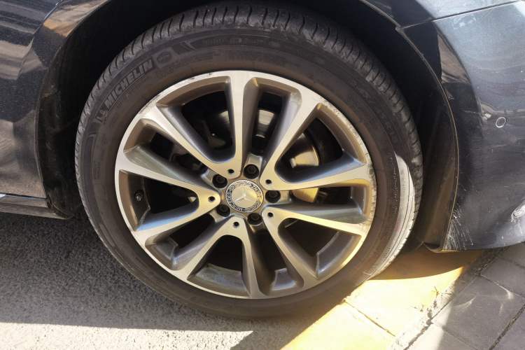 Used Mercedes-Benz E-Class 2016 E 200 L Right Front Wheel Hub