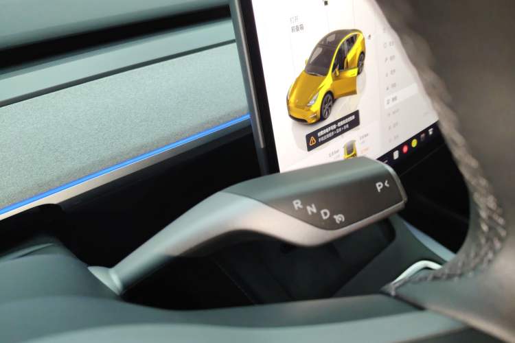 Used Tesla Model Y 2023 Long-Range All-Wheel-Drive Version
