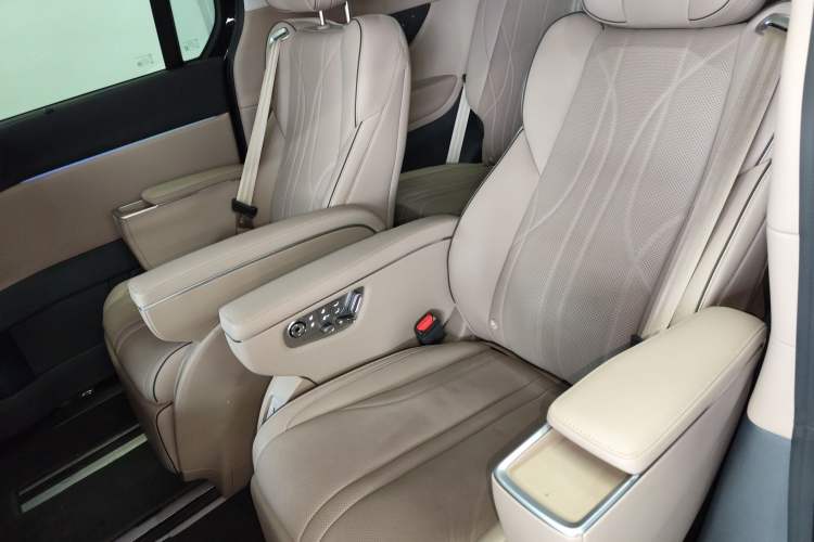 Used XPeng X9 2025 740 Ultra-Long Range Max