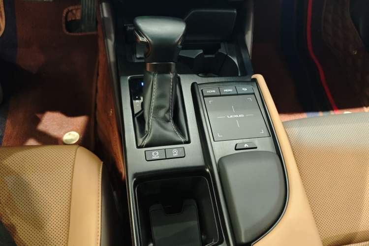 Used Lexus ES 2020 200 Luxury Edition Gear Lever