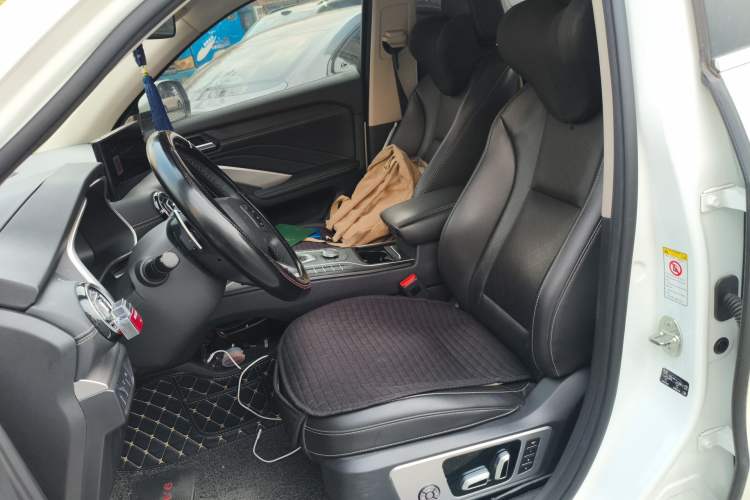 Used Wey VV6 2021 2.0T Two-Wheel Drive Smart Plus