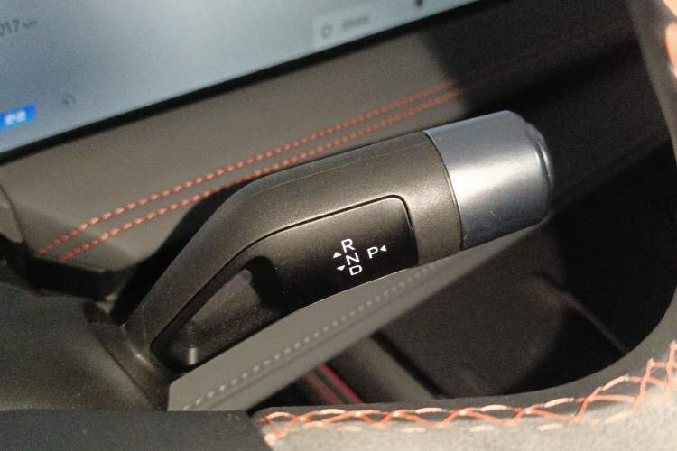 Used Geely Galaxy E8 2025 620 km All-Wheel Drive Starship LiDAR-Enabled Intelligent Driving Version Gear Lever