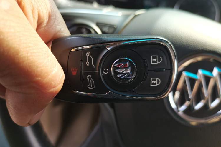 Used Buick GL8 2017 ES 28T Flagship Model China V Standard
