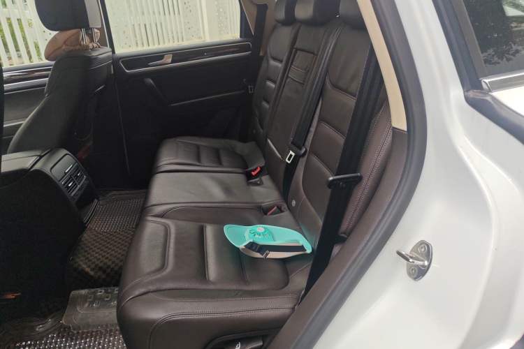 Used Volkswagen Touareg 2014 3.0 TSI New Edition Left Rear Seat