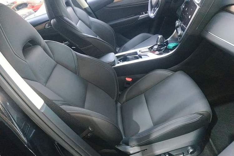 Used Lynk & Co 01 2019 2.0T Two-Wheel-Drive Pro Version China VI Standard
