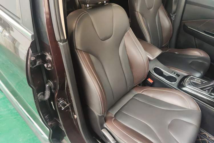 Used Dongfeng Fengon 370 2018 S370 1.5L CVT Luxury 7-Seater
