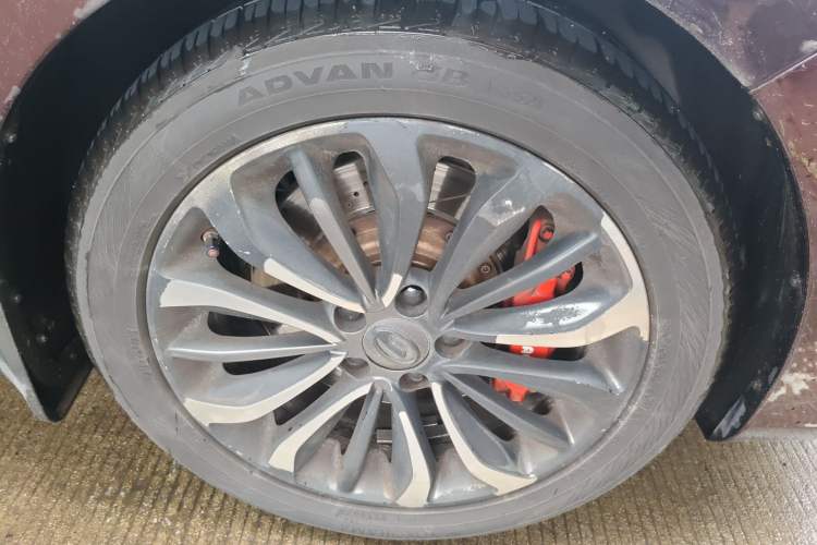 Used GAC Trumpchi GA6 2015 1.8T DCT Luxury Navigation Model Right Front Wheel Hub