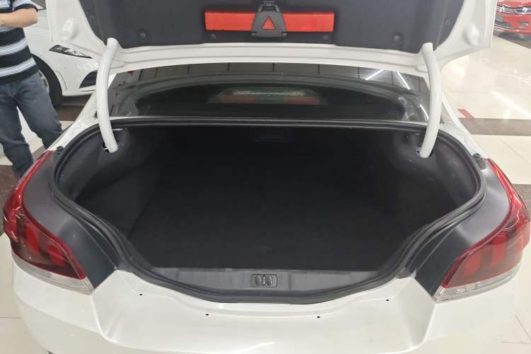 Used Peugeot 508 2015 1.6THP Automatic Zhiiyi Edition Trunk