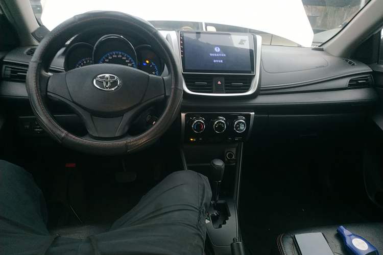 Used Toyota YARiS L Zhi Xuan 2016 Revised 1.5E CVT Charming Edition Center Console