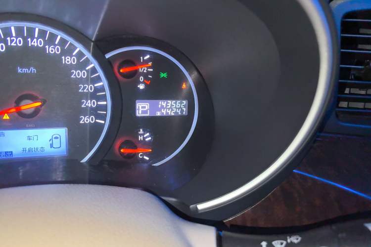 Used Nissan Quest 2015 3.5L SL
