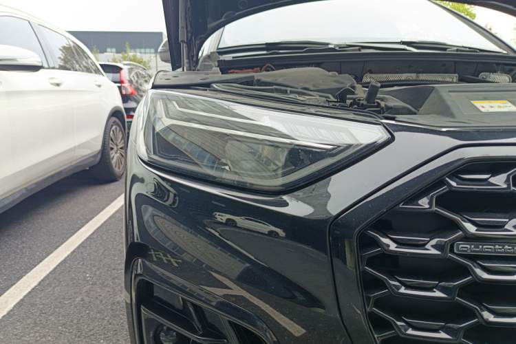 Used Audi Q5L Sportback 2022 40 TFSI Luxury Model Right Front Headlight