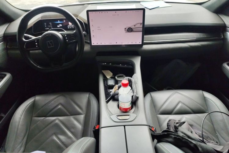 Used Zeekr 001 2023 WE Edition 100 kWh Center Console