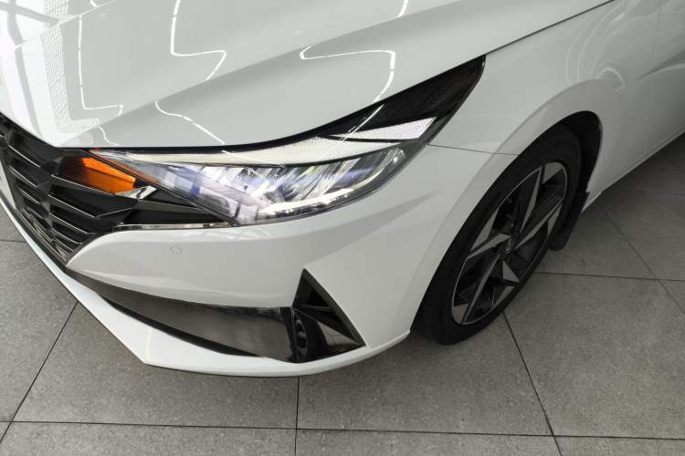 Used Hyundai Elantra 2021 1.5L CVT LUX Prestige Edition