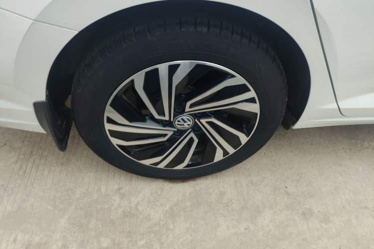 Used Volkswagen Sagitar 2022 280TSI DSG Flyover Edition Right Rear Wheel Hub