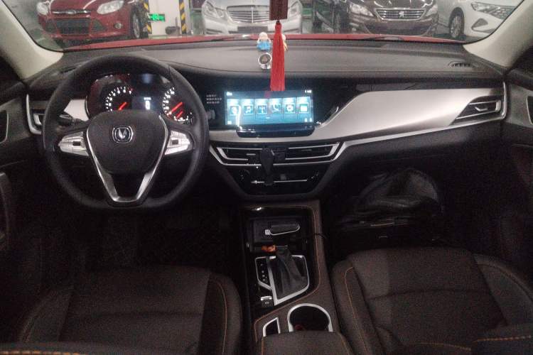 Used CHANGAN CS35PLUS 2018 1.6L Automatic Changlian Edition China V Standard Center Console