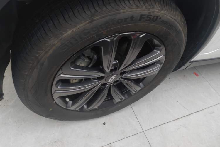 Used Chery Tiggo 8 2022 1.5 TCI Manual Special Edition 5 Seats Left Front Wheel Hub