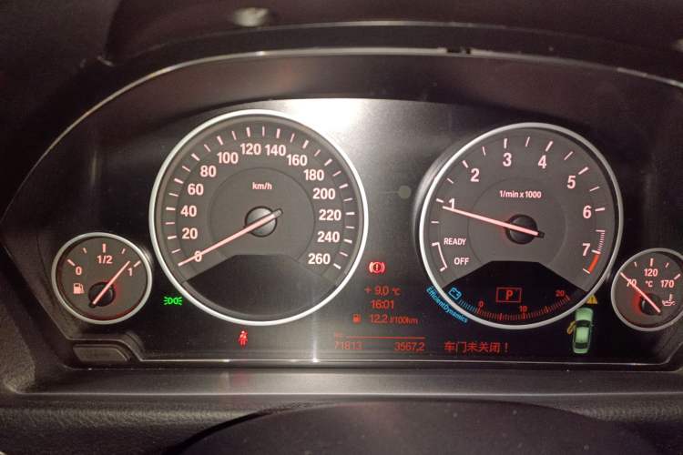 Used BMW 3 Series 2013 Facelift 320Li Fashion Design Package
