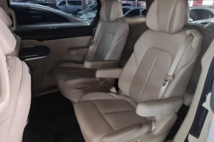 Used Buick GL8 2022 ES Landtrek 653T Luxury Edition