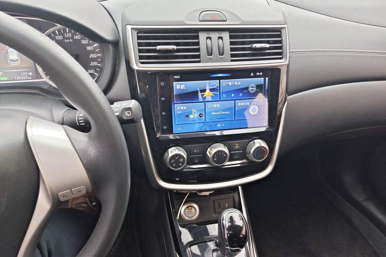 Used Nissan Tiida 2019 1.6L CVT Smart Drive Version China VI Standard Audio And AC Panel