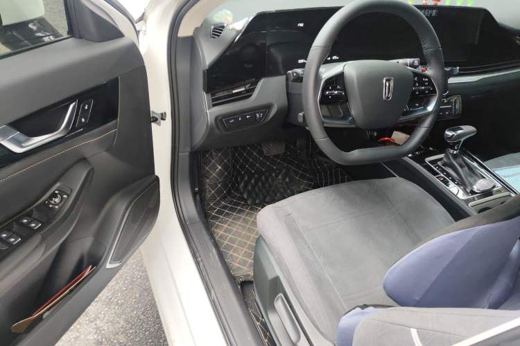 Used Bestune B70 2025 Dragon Edition 1.5T Quality Enjoyment Model Driver Seat