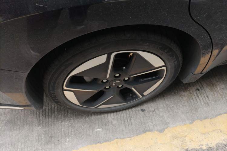 Used Wuling Xingguang 2023 150 Advanced Edition Right Rear Wheel Hub