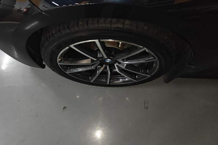 Used BMW 3 Series 2022 320Li M Sport Package Left Front Wheel Hub