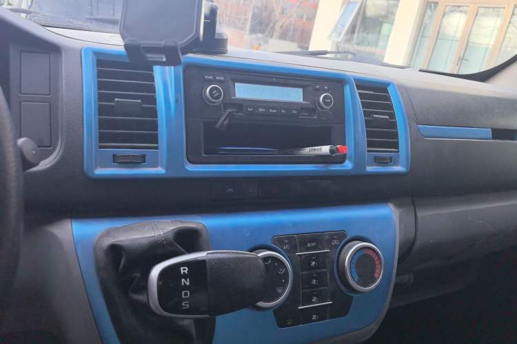 Used Farizon Xingxiang E6 2020 Van with High Roof 1365kg Payload Capacity Equipped with CATL's High-Energy Battery