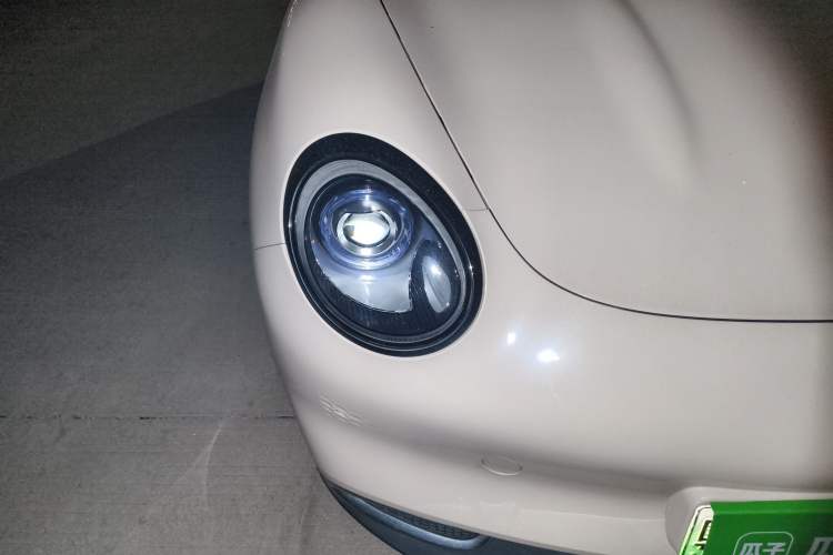 Used ORA Good Cat 2023 401 km Standard Range Luxury Version Lithium Iron Phosphate Right Front Headlight