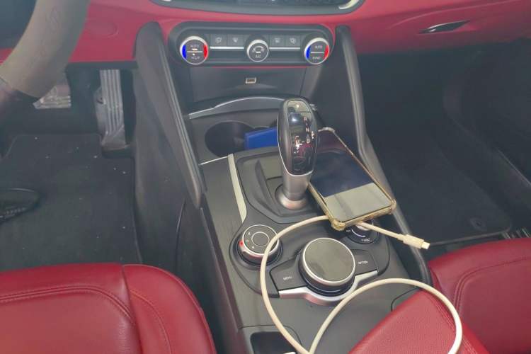 Used Alfa Romeo Giulia 2017 2.0T 200HP Luxury Edition