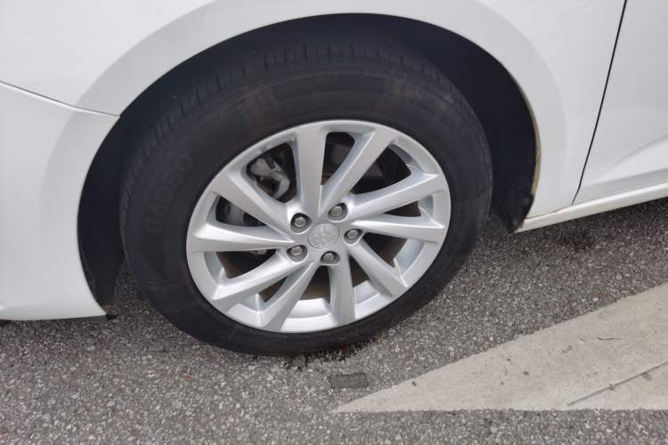 Used Buick Verano 2019 Sedan 15S Automatic Leading Model Left Front Wheel Hub