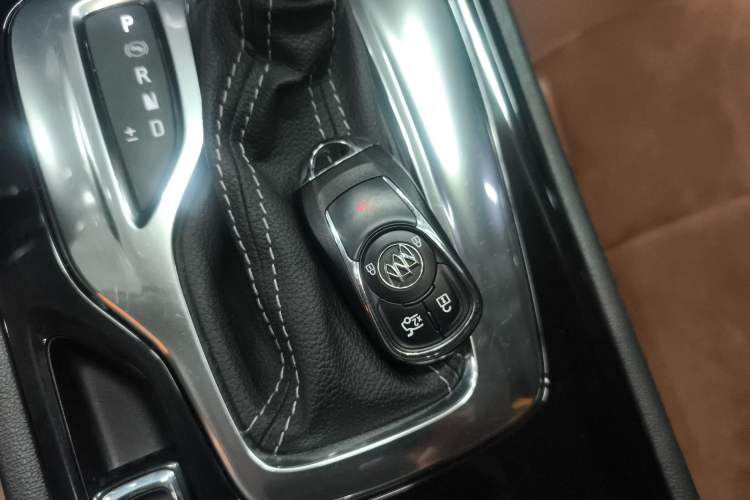 Used Buick Regal 2017 20T Luxury Model Interior 1