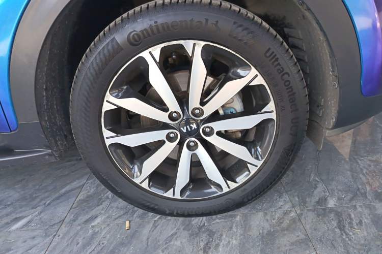 Used Kia KX5 2016 1.6T Automatic Two-Wheel Drive DLX Right Front Wheel Hub