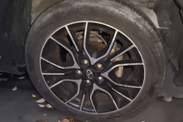 Used Soueast DX3 2018 1.5L Manual Luxury Model Right Front Wheel Hub