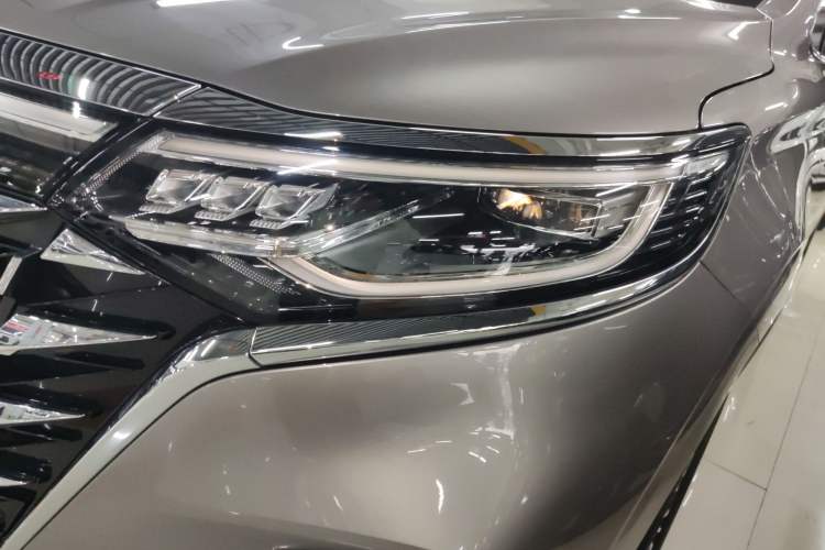 Used Roewe iMAX8 New Energy 2025 1.5T DMH Lu Zun Deluxe Edition
